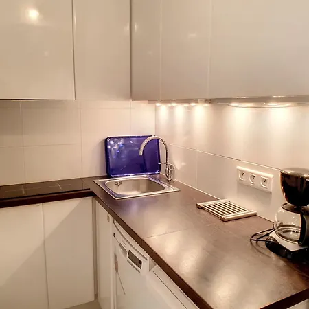 Henri Camille Real Estate - Rouaze 2 -studio A 50m Center Cannes