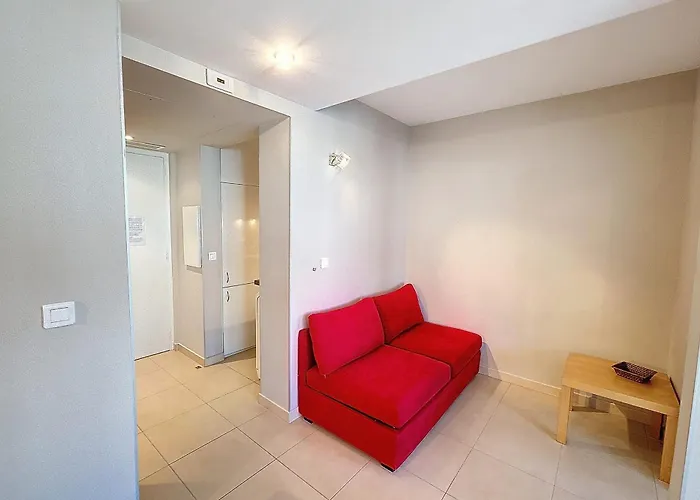 Henri Camille Real Estate - Rouaze 2 -studio A 50m Center Cannes