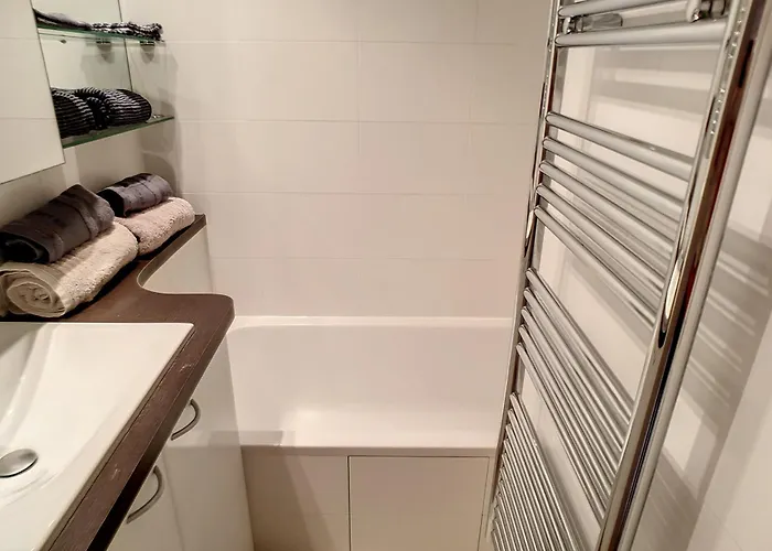 Henri Camille Real Estate - Rouaze 2 -studio A 50m Center Apartmán *